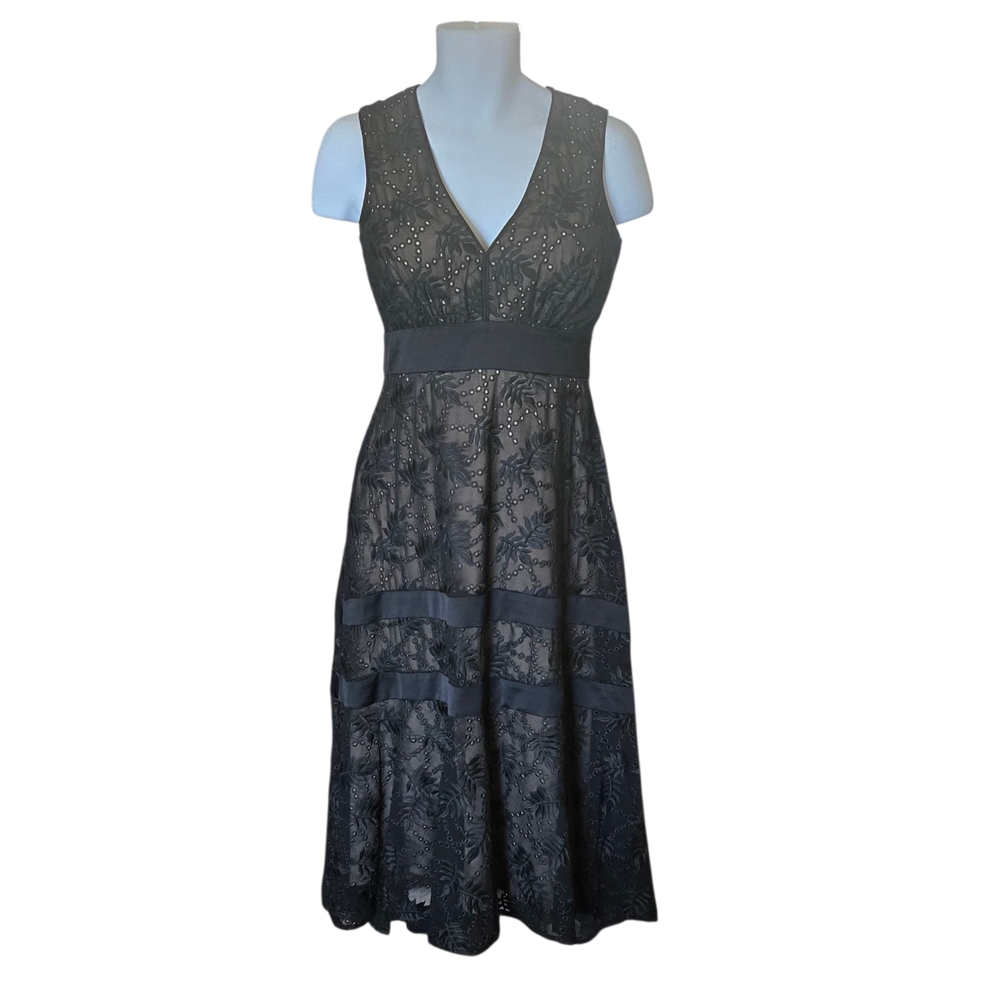 Taylor dress black embroidered‎ eyelet dress - Picture 3 of 15